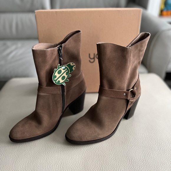 NWB - Yokono Women’s Heeled Ankle Boots - Made in Spain - Size 10 / EU Size 40 - Picture 2 of 9